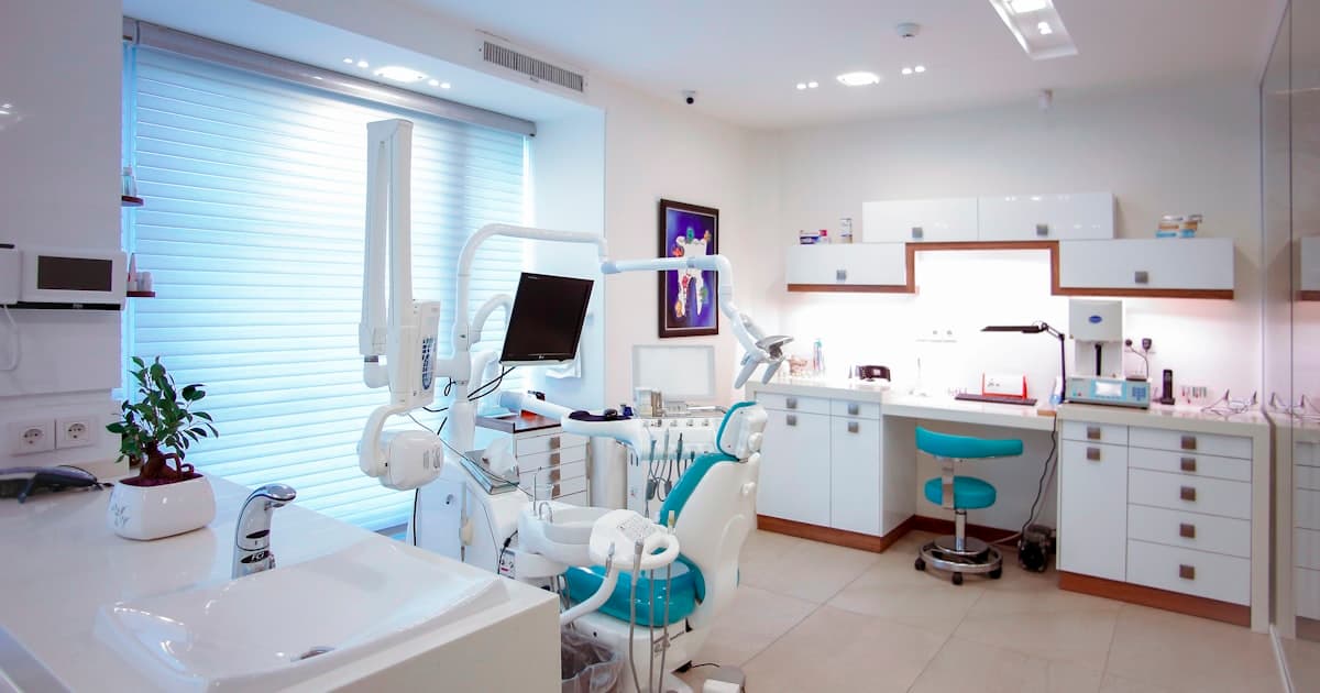 Child brushing teeth with proper technique - Kids dental tips by Dent Health, Hyderabad